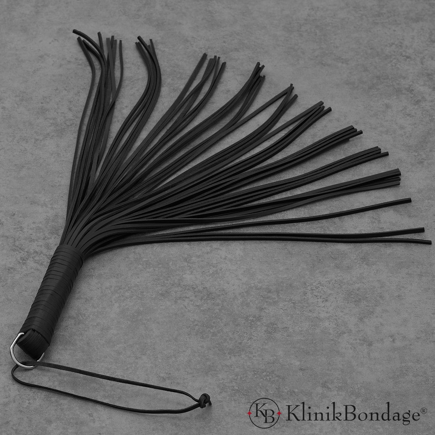 <tc>Leather flogger</tc>