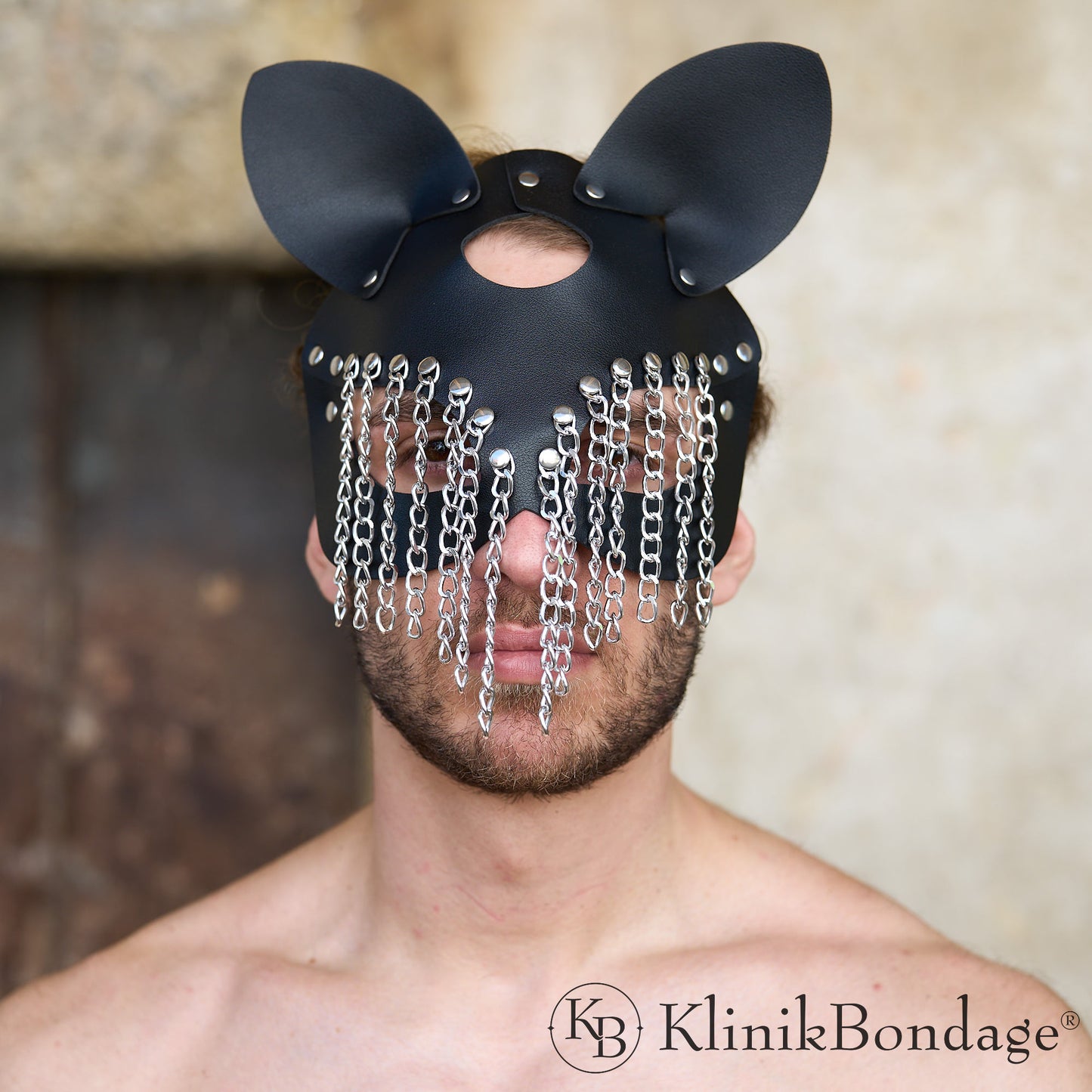 BDSM -maske med kjeder