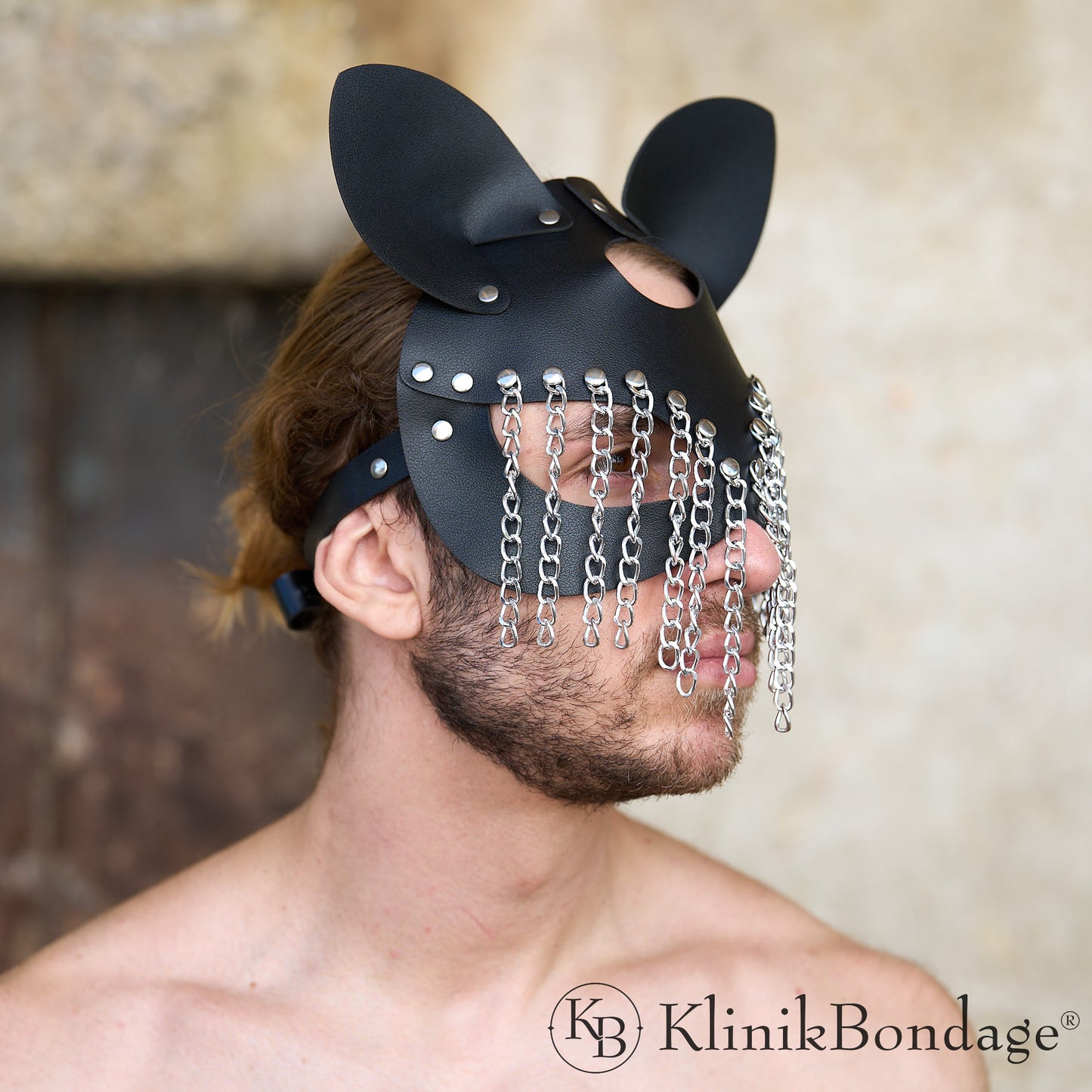 BDSM -maske med kjeder